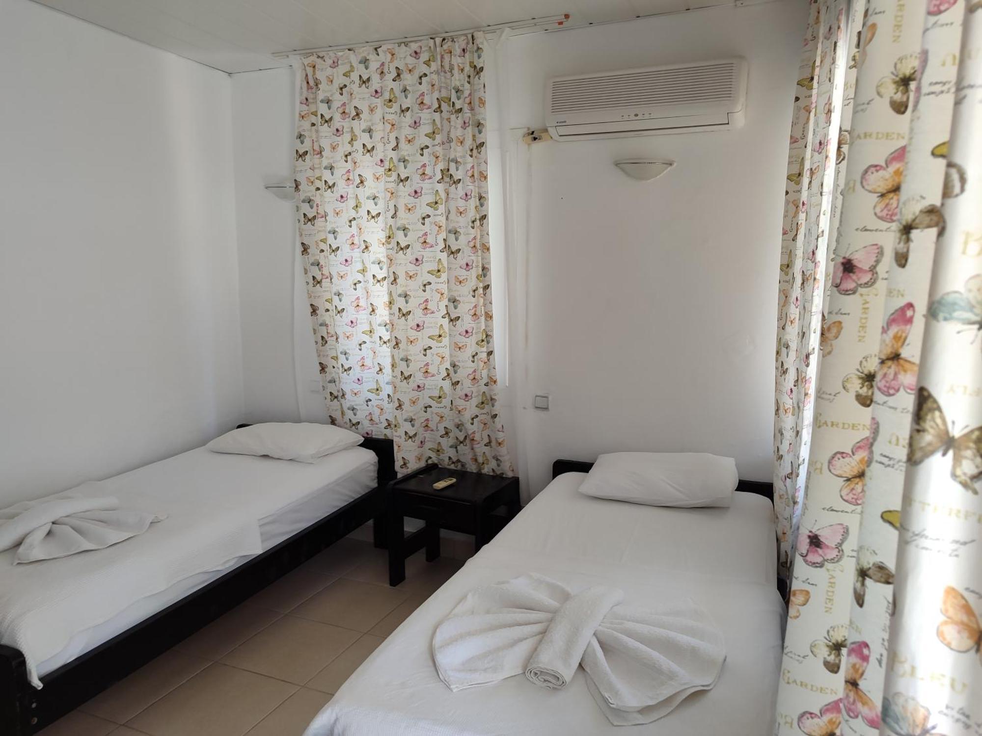 Bed and Breakfast Kuecuek Ev Kumluca Esterno foto